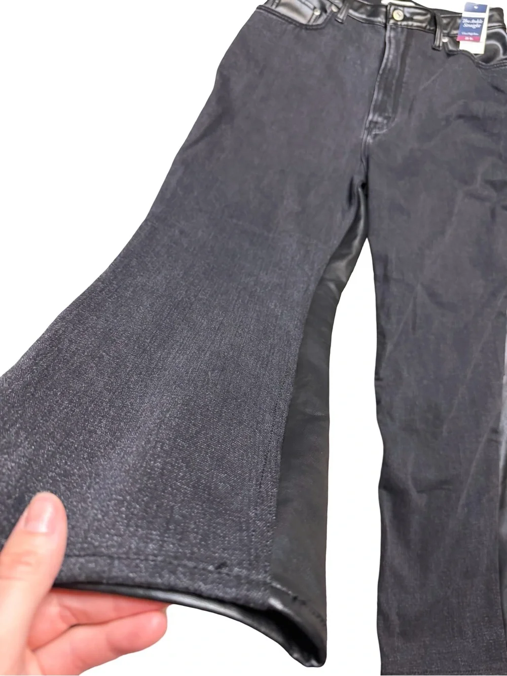 🖤NWT Abercrombie Curve‎ Love Vegan Leather Panel Ankle Straight Jeans Size 29🖤